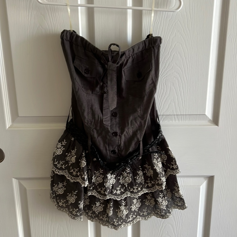 Super cute strapless sun dress